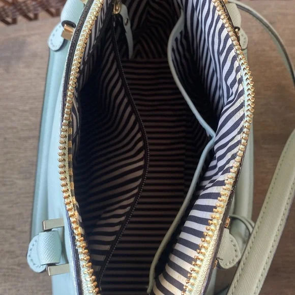 Kate Spade hand bag with crossbody strap - Picture 13 of 16